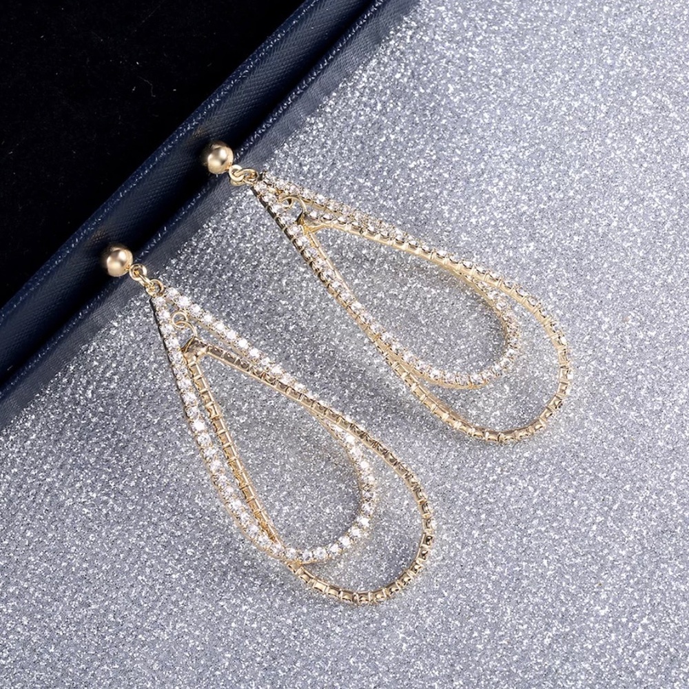 ✨Stunning 18K Gold Sparkles✨ - Picture 3 of 8